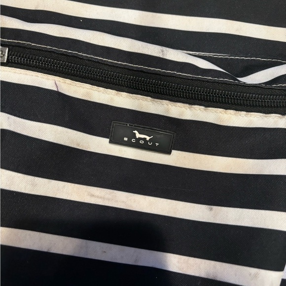 Scout Black and white backpack made with poly canvas
Wipe clean with damp towel - Picture 13 of 16